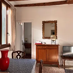 https://ca-giovanni-charmant-and-exclusive-apartment.hotelinveneto.com